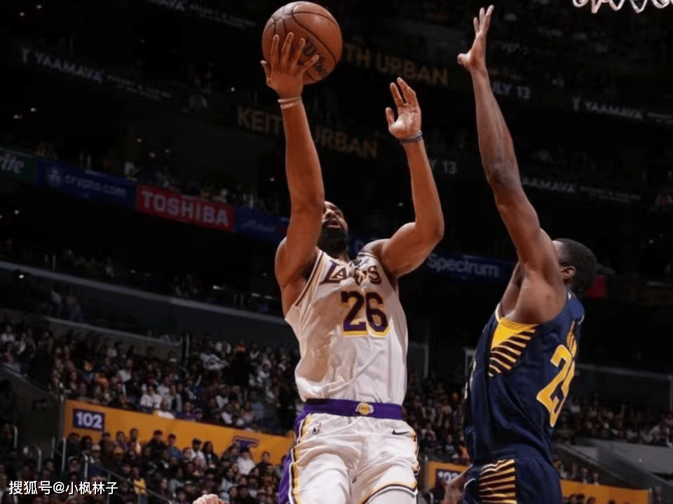 比赛局势复杂引发热议！，浓眉哥在湖人比赛中险胜气势如虹延续的简单介绍