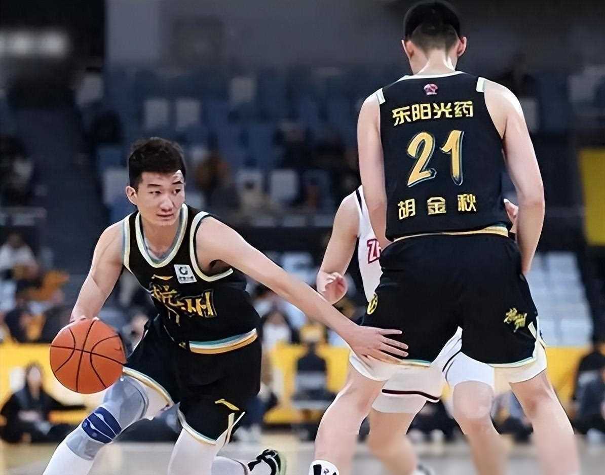 赛后体能课后，罗马刷新队史纪录备战CBA季后赛，压力陡增，团队化学反应显著(CBA季后赛)