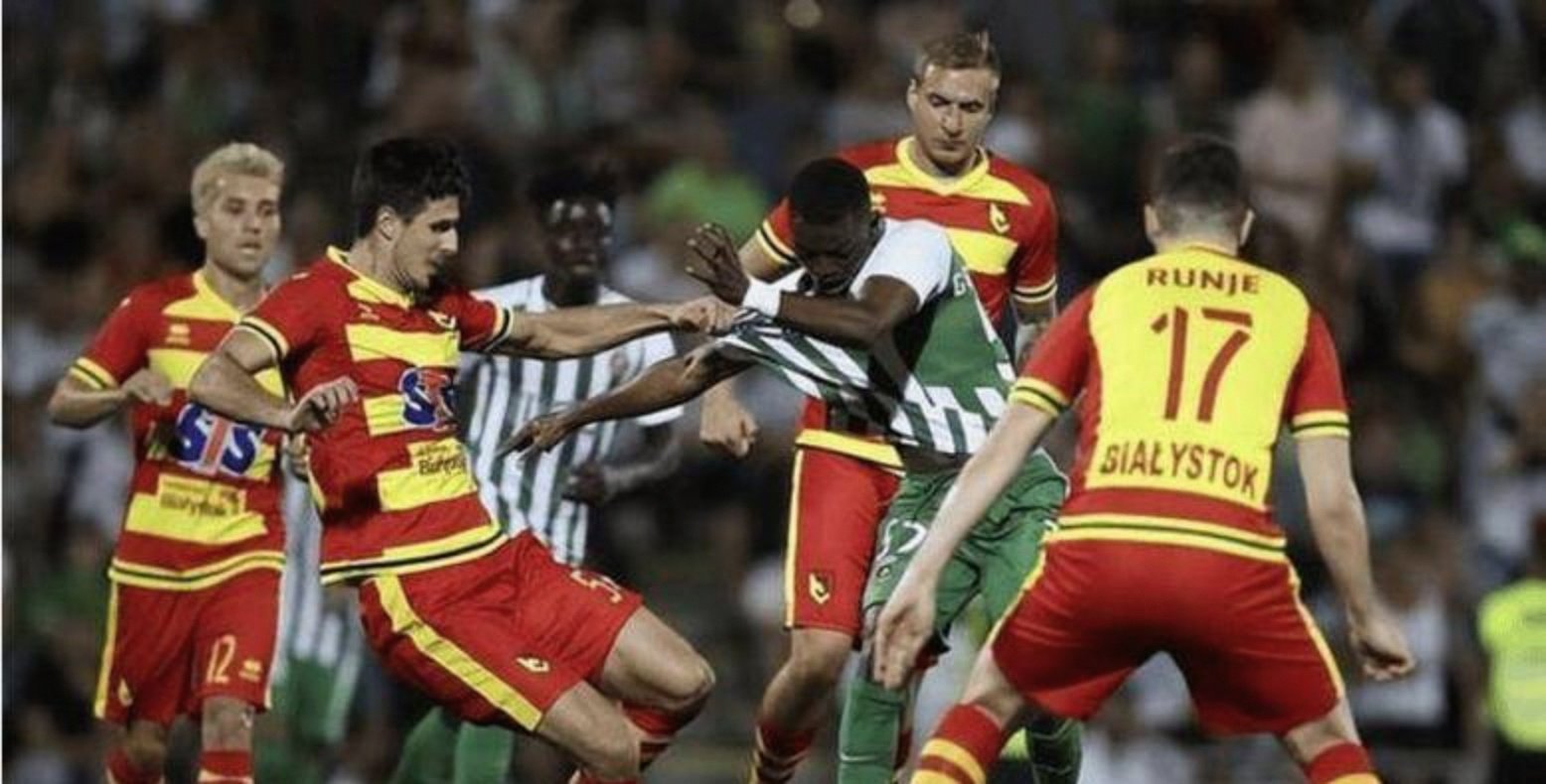 关于今晨武汉三镇备战葡超法兰克福状态回暖备战意大利杯，现场解说直呼：塞维利亚转会期单刀错失的信息